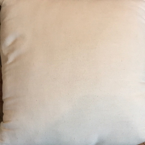 Really cute cat pillow - Picture 2 of 3